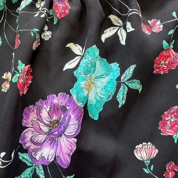 8/$20 Express Floral Sleeveless Top - Black with Multicolor Flowers Medium NWOT - Picture 8 of 8